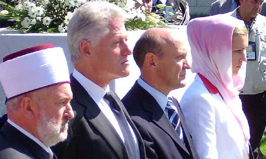 Clinton bows